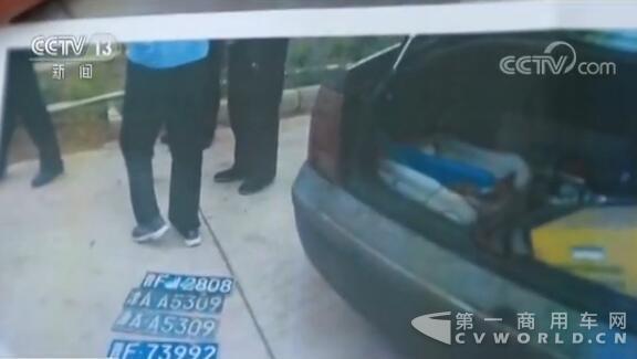 多警种联手打击煤运通道上“油耗子”6.jpg 多警种联手打击煤运通道上“油耗子”6.jpg