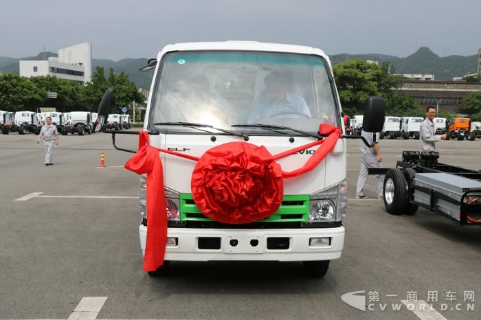 新能源汽车 (4).jpg 新能源汽车 (4).jpg