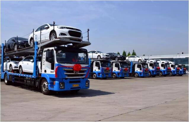 轿运车.jpg 轿运车.jpg