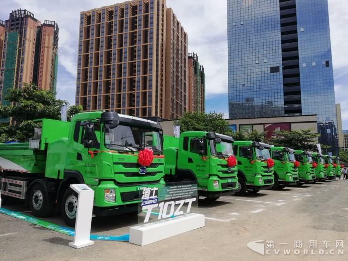 现场展车.jpg 现场展车.jpg
