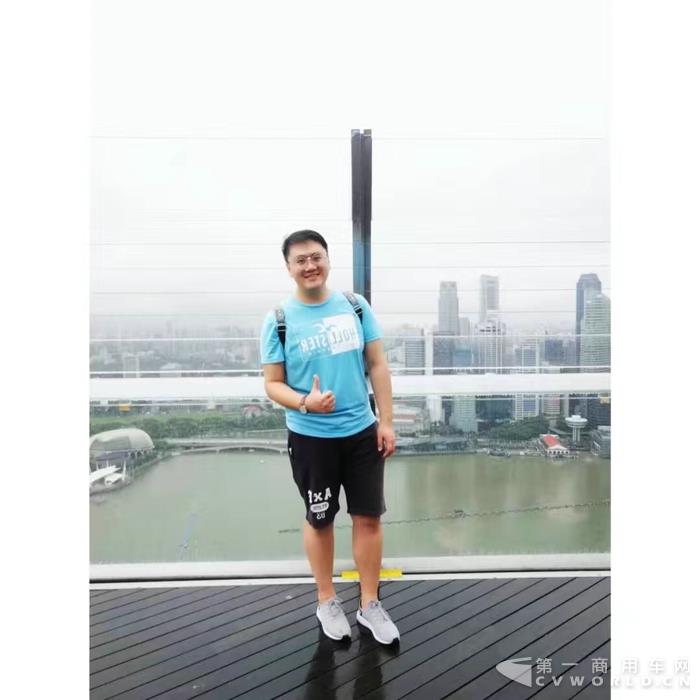张晨离.jpg 张晨离.jpg