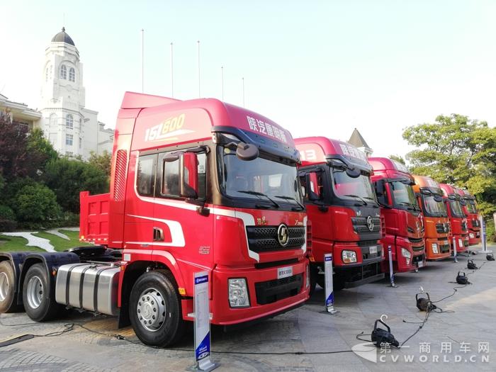 现场展车 (2).jpg 现场展车 (2).jpg