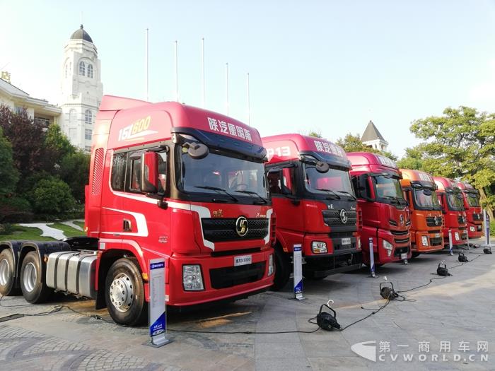 现场展车3.jpg 现场展车3.jpg