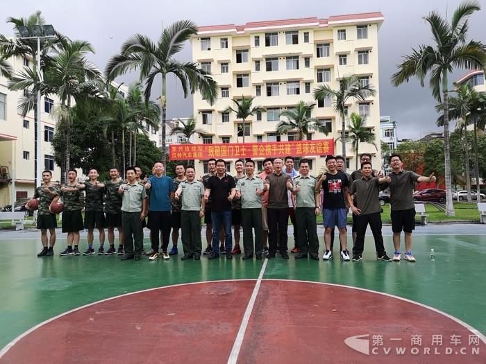 与边防卫士的篮球友谊赛.jpg 与边防卫士的篮球友谊赛.jpg