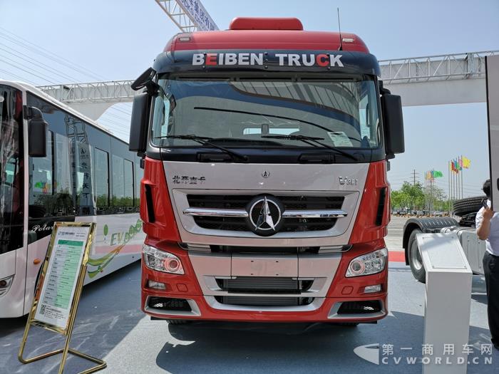 北奔560马力V3ET牵引车.jpg 北奔560马力V3ET牵引车.jpg