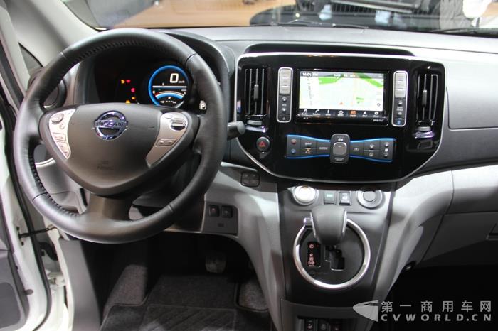 日产e-NV200纯电动轻客内饰.jpg 日产e-NV200纯电动轻客内饰.jpg