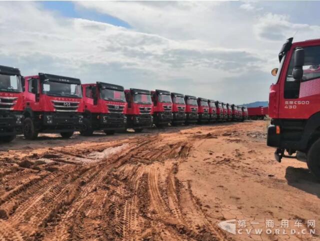 红岩自卸车.jpg 红岩自卸车.jpg