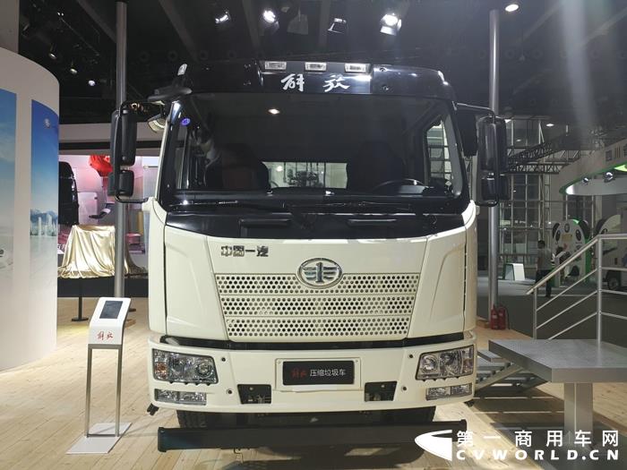 解放压缩垃圾车.jpg 解放压缩垃圾车.jpg