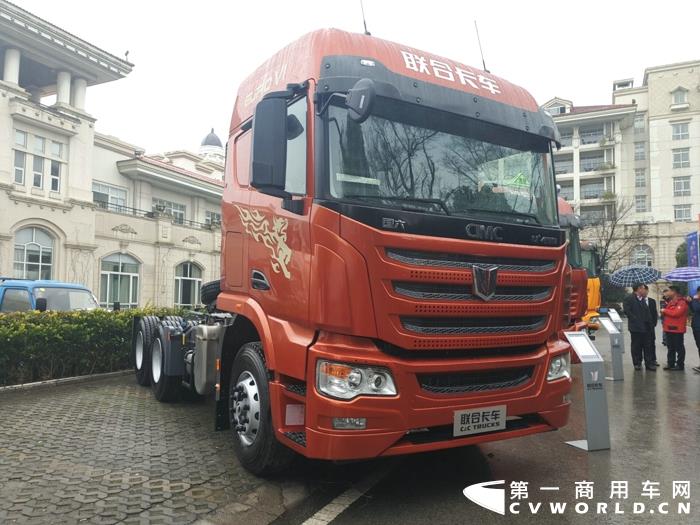 联合卡车490马力6×4牵引车(国六).jpg 联合卡车490马力6×4牵引车(国六).jpg
