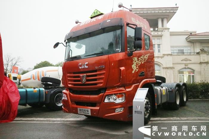 联合卡车U420危化品运输车1.jpg 联合卡车U420危化品运输车1.jpg