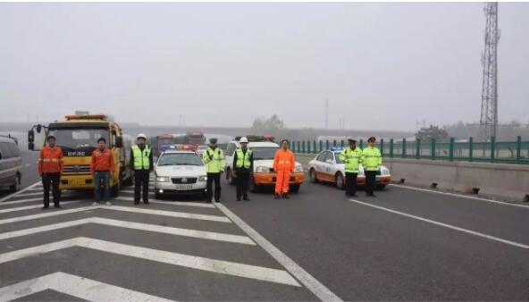 货车44.jpg 货车44.jpg