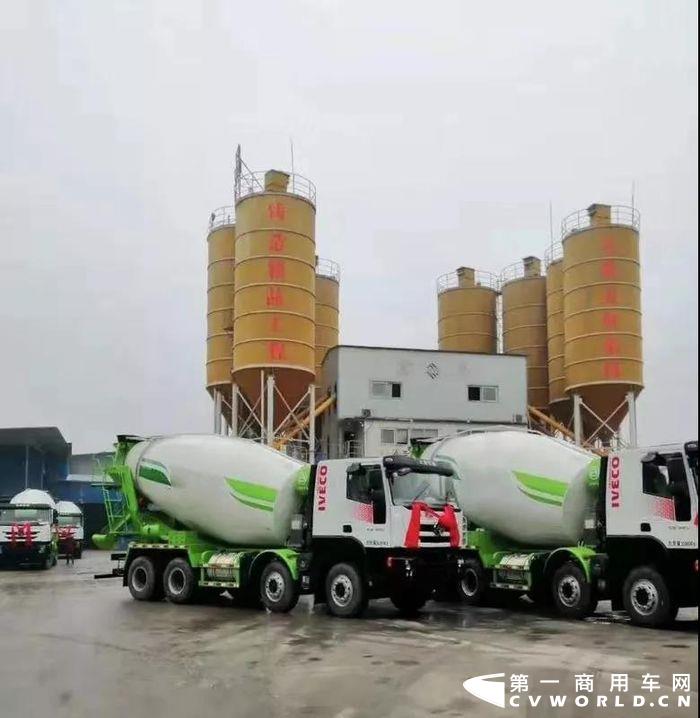 红岩搅拌车1.jpg 红岩搅拌车1.jpg