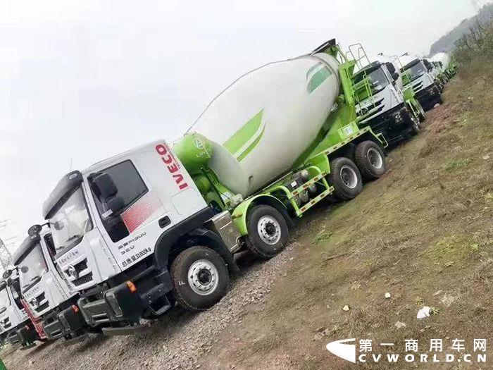 红岩搅拌车2.jpg 红岩搅拌车2.jpg