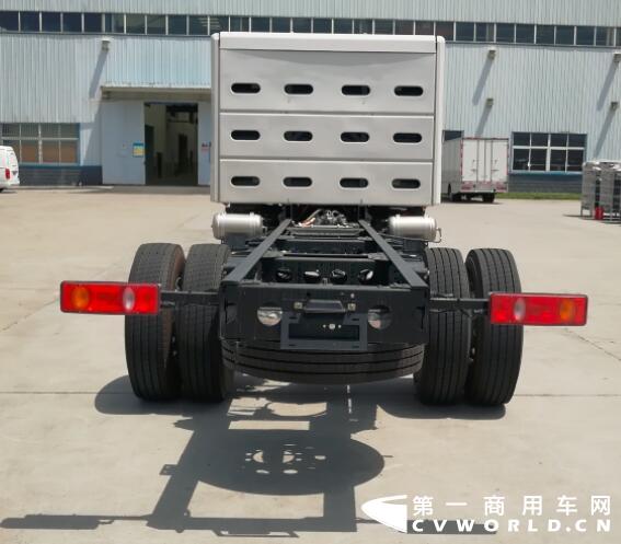 东风EQ1180GTZEVJ2.jpg