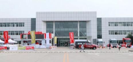 福田康明斯1.jpg 福田康明斯1.jpg