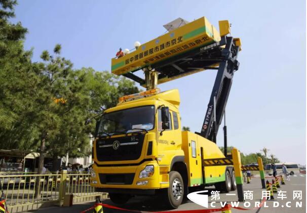 华灯车.jpg 华灯车.jpg