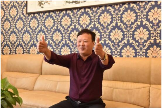 依维柯.jpg 依维柯.jpg