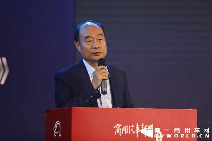 师建华.jpg 师建华.jpg