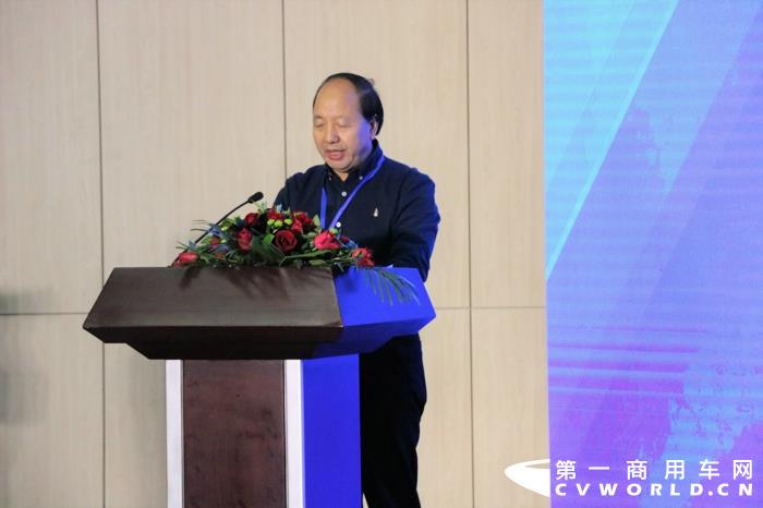 中国矿业联合会秘书长王平致辞.jpg 中国矿业联合会秘书长王平致辞.jpg