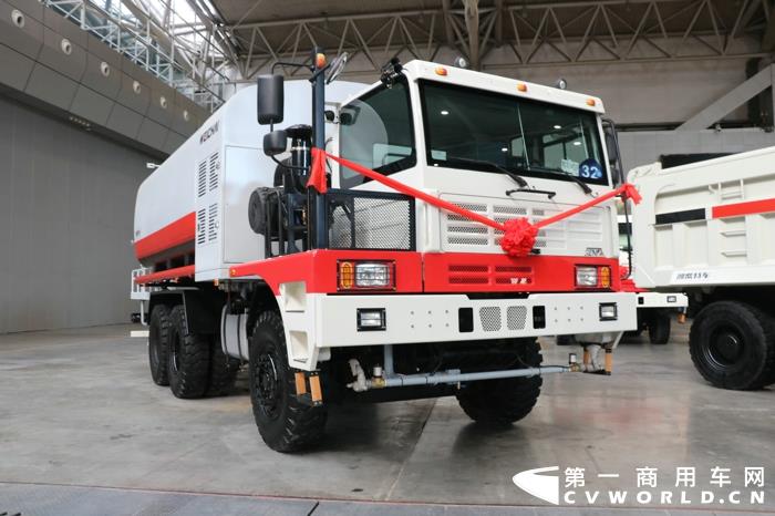 矿用抑尘车.jpg 矿用抑尘车.jpg