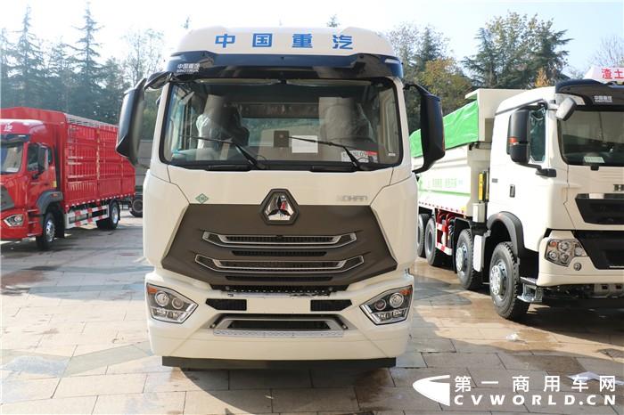 豪瀚N7G 440马力国六牵引车.jpg 豪瀚N7G 440马力国六牵引车.jpg