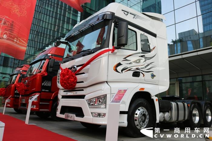 现场展车 (3).jpg 现场展车 (3).jpg