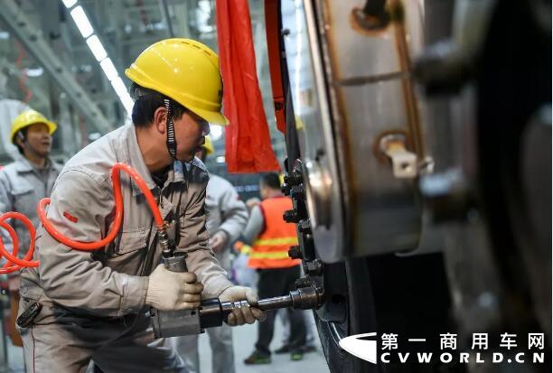 东风商用车3.jpg 东风商用车3.jpg