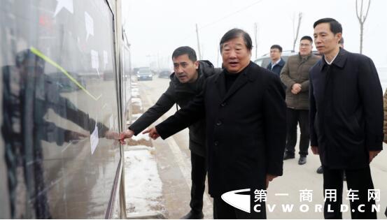 谭旭光1.jpg 谭旭光1.jpg