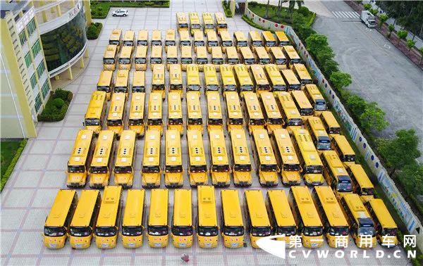 国盛校车.jpg