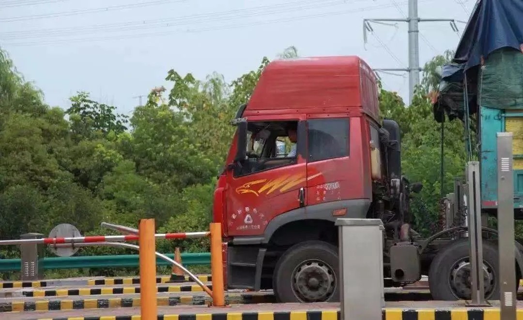 货车.jpg