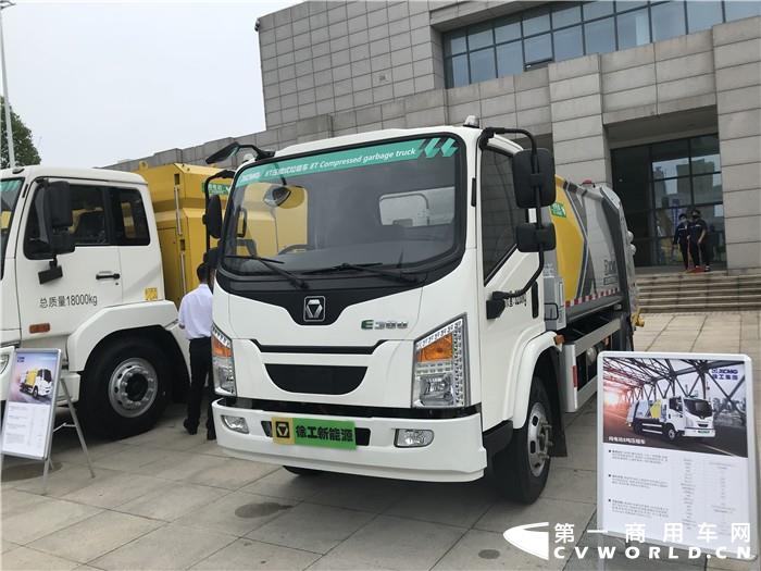 徐工E300 8T压缩式垃圾车_副本.jpg
