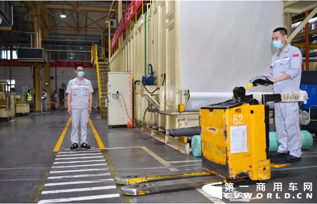 东风18.png 东风18.png