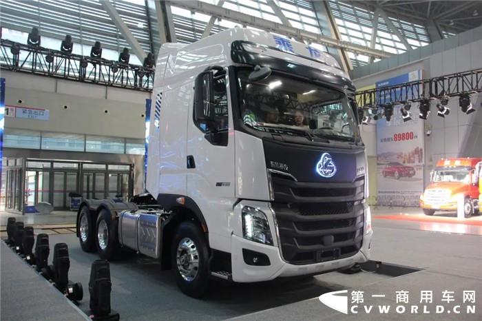 柳汽乘龙H7 3.0牵引车.jpg 柳汽乘龙H7 3.0牵引车.jpg