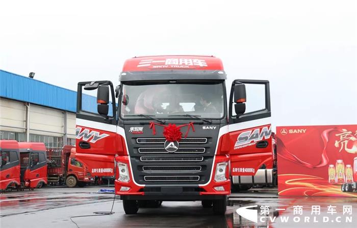 三一朱宏版500马力牵引车.jpg 三一朱宏版500马力牵引车.jpg