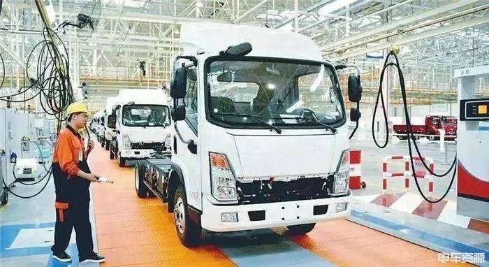 电车1.jpg 电车1.jpg