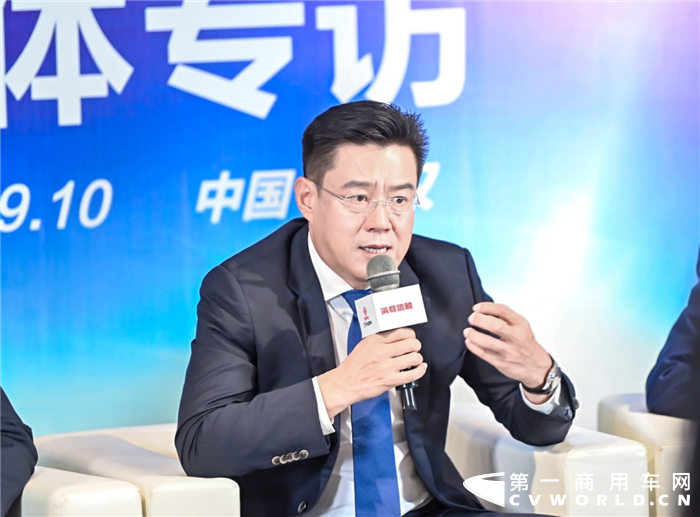 东风汽车股份总经理李军智_副本.png