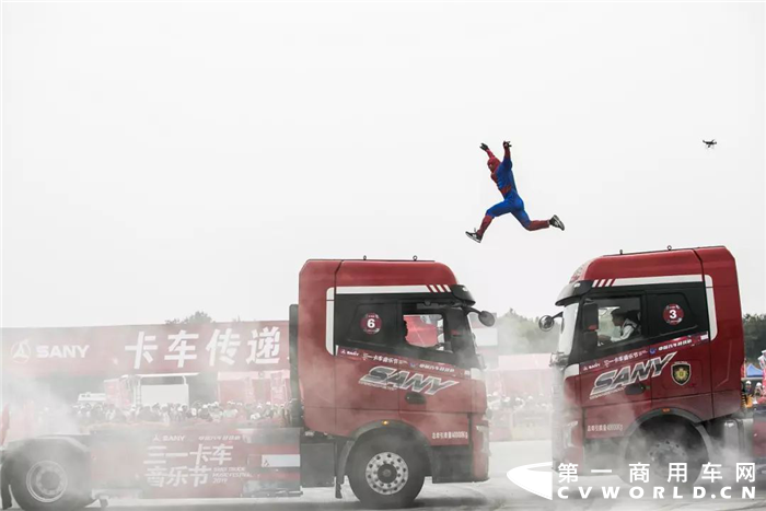 卡车特技秀_副本.png