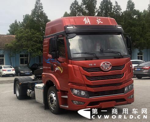 解放青汽悍V国六牵引车.jpg