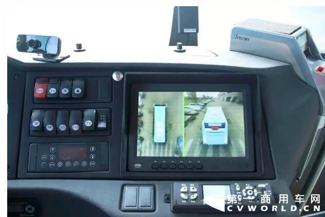 申龙客车12.jpg 申龙客车12.jpg