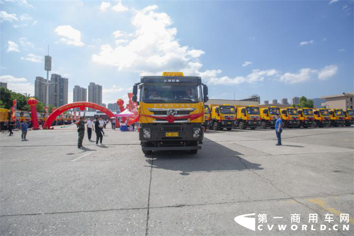 红岩自卸车2.png