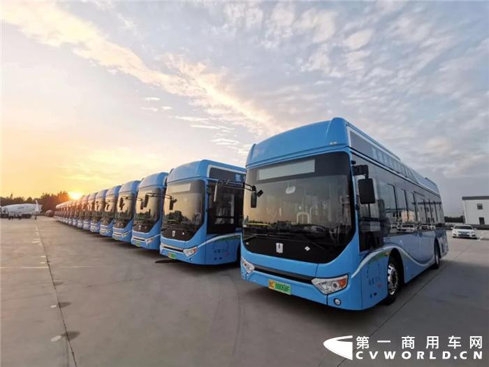 吉利氢燃料公交车01.jpg