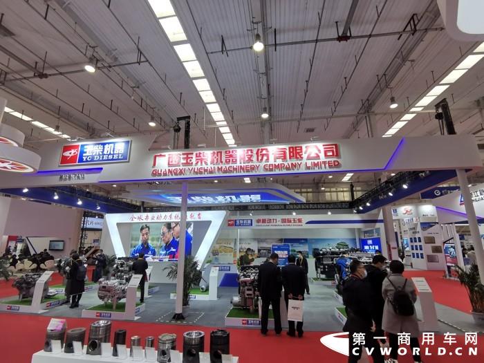 玉柴展台11.jpg 玉柴展台11.jpg