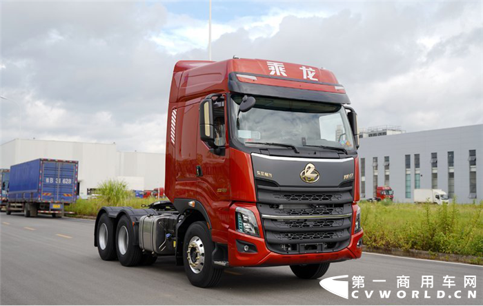 乘龙H7轻奢版牵引车1_副本.png