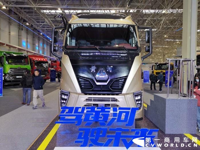 重汽黄河X7 4×2牵引车,搭载重汽MC13H发动机,国六.jpg 重汽黄河X7 4×2牵引车,搭载重汽MC13H发动机,国六.jpg
