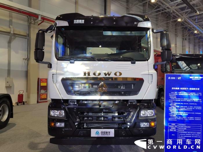 重汽豪沃TX系列8×4搅拌车,潍柴国六发动机.jpg 重汽豪沃TX系列8×4搅拌车,潍柴国六发动机.jpg