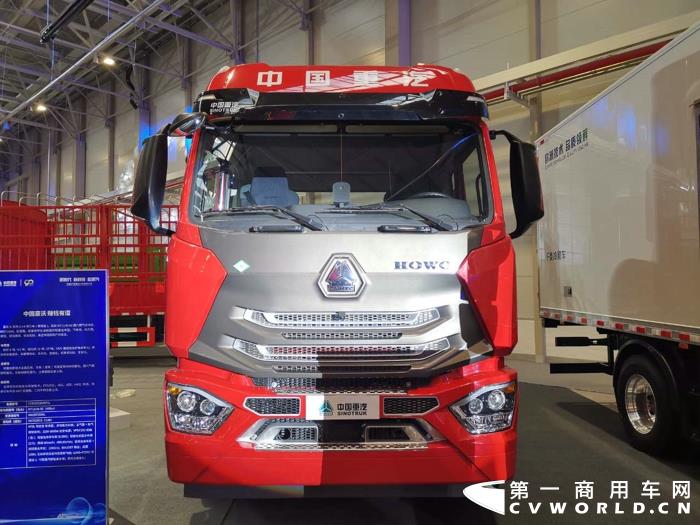 重汽豪沃N系列6×4天然气牵引车(尊贵版),重汽MT13国六燃气发动机.jpg 重汽豪沃N系列6×4天然气牵引车(尊贵版),重汽MT13国六燃气发动机.jpg
