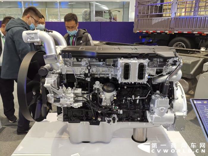 重汽MC13H 600马力国六发动机 2.jpg 重汽MC13H 600马力国六发动机 2.jpg