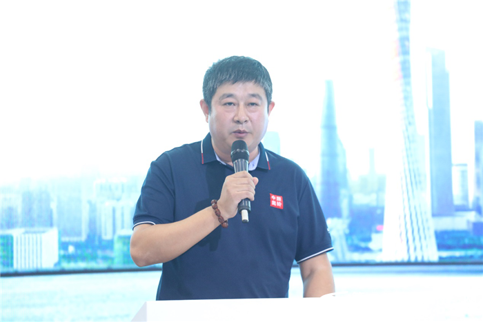 奥铃广东地区部总经理鞠学武_副本.png