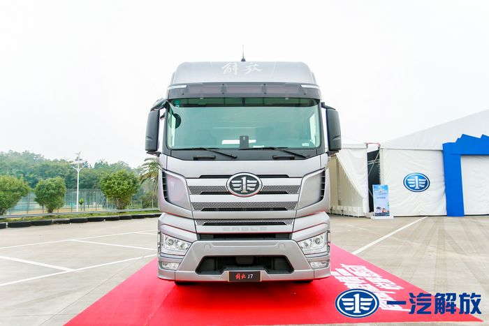 总决赛冠军奖品J7.jpg 总决赛冠军奖品J7.jpg