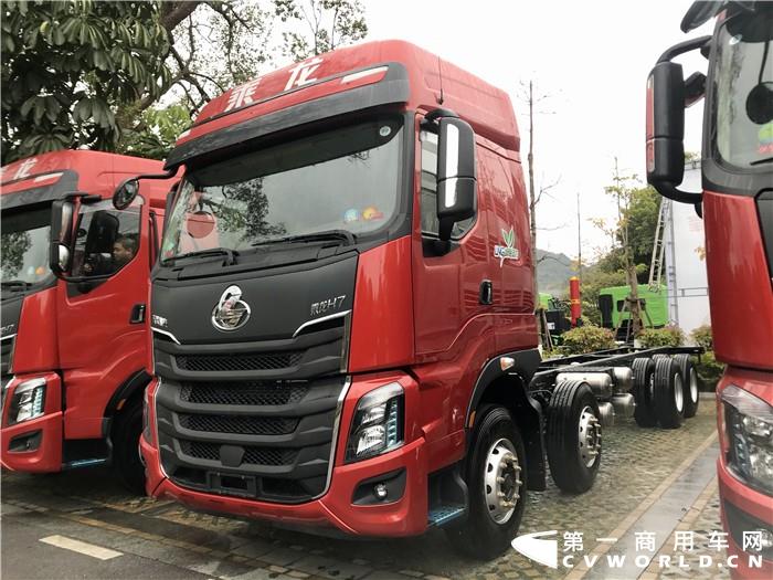 乘龙H7 LNG载货车.jpg